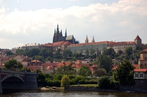 D215  kasteel vanaf Rudolfinium theater