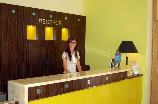 R1  hotel Receptie .JPG