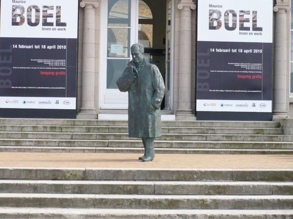 STANDBEELD BOEL