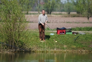 Vissen op forel 24-4-2010 (36)