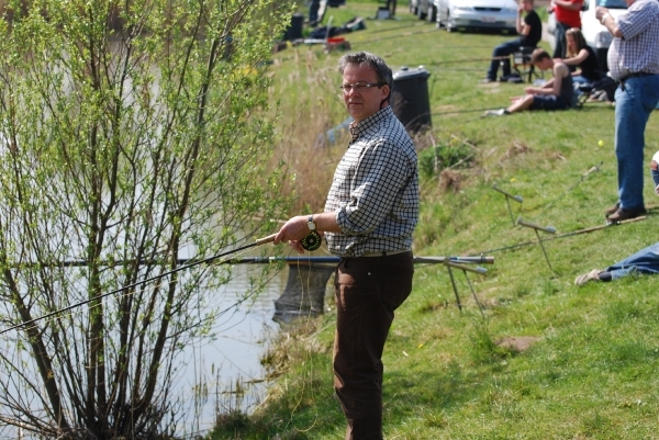 Vissen op forel 24-4-2010 (46)