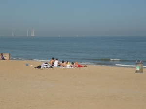 10.05.23.KNOKKE .EERSTE ZONNEBADERS