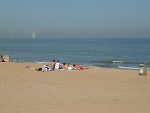 10.05.23.KNOKKE .EERSTE ZONNEBADERS