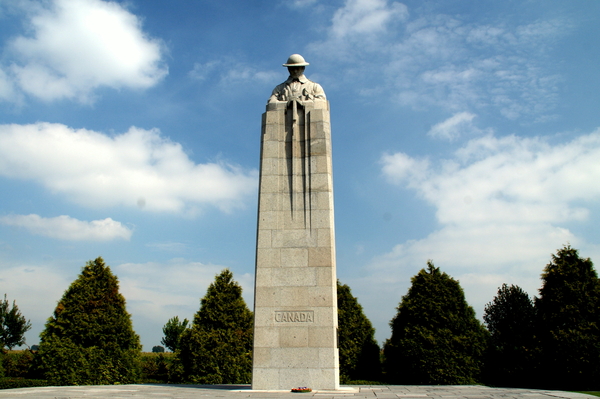 St. Juliaan- Canadese Militair oorlogesmonument