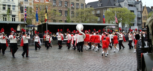 HERDENKING V-DAY 1945-2010-ROESELARE