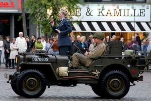 HERDENKING V-DAY 1945-2010-ROESELARE