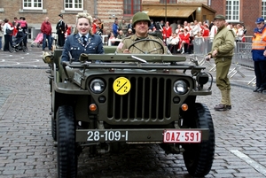 HERDENKING V-DAY 1945-2010-ROESELARE