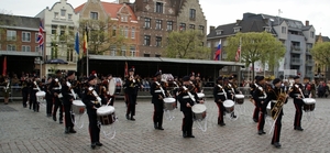 HERDENKING V-DAY 1945-2010-ROESELARE