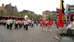 HERDENKING V-DAY 1945-2010-ROESELARE