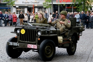 HERDENKING V-DAY 1945-2010-ROESELARE