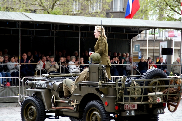 HERDENKING V-DAY 1945-2010-ROESELARE