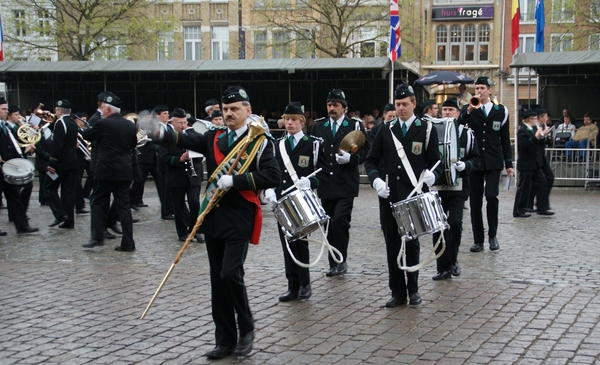 HERDENKING V-DAY 1945-2010-ROESELARE