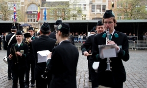 HERDENKING V-DAY 1945-2010-ROESELARE