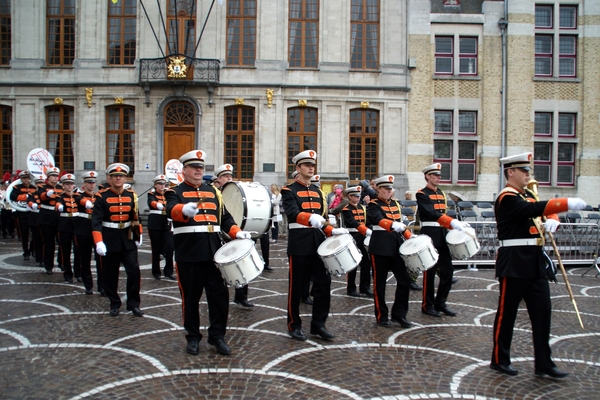 HERDENKING V-DAY 1945-2010-ROESELARE