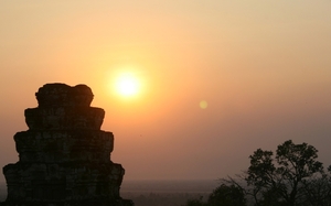 Zonsondergang gezien vanaf de tempel