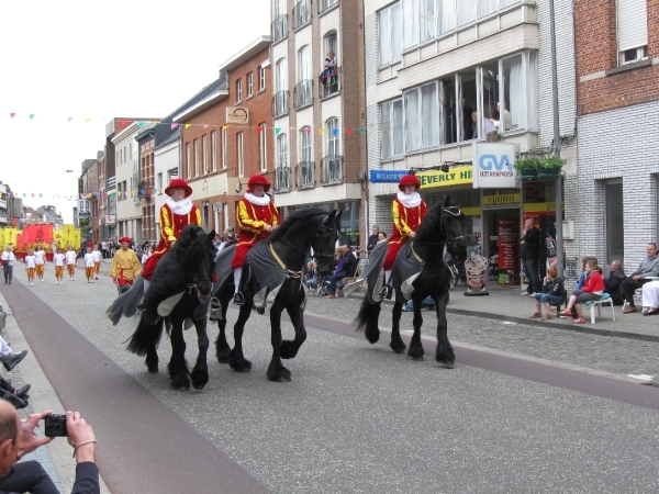 Sint-Dimpna Ommegang, Geel 16-05-2010 012