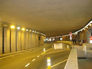 de beroemde bocht in de tunnel autoraces monaco