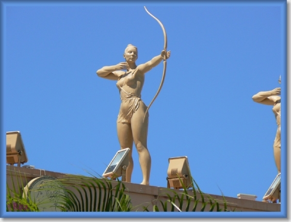 75 detail van een beeld