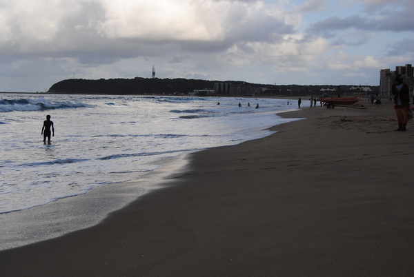 Wandeling aan strand