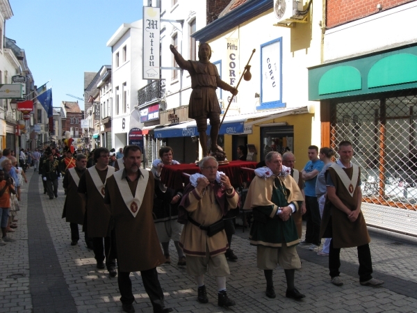 Halle Maria Processie Pinksteren 2010 069