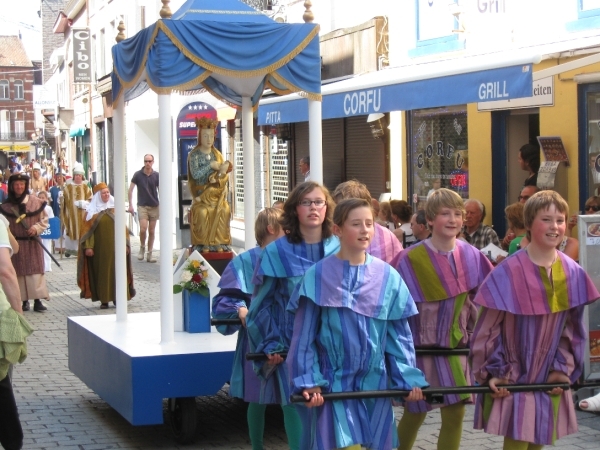 Halle Maria Processie Pinksteren 2010 094