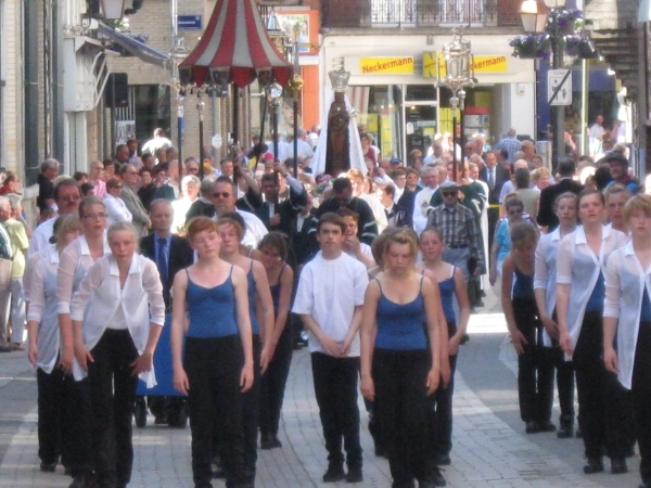 Halle Maria Processie Pinksteren 2010 211