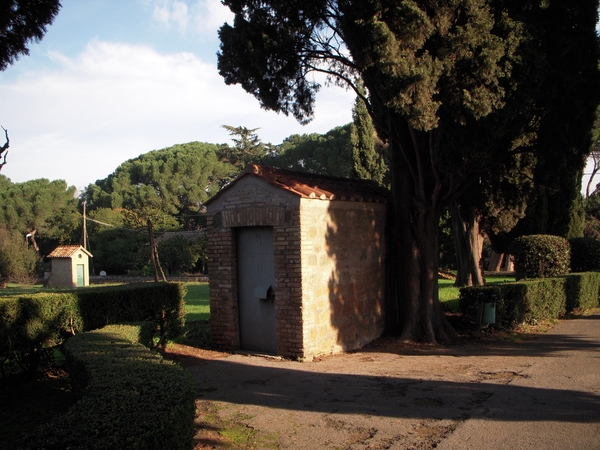 Ingang naar de Cornelius en Lucina crypten: niet toegangkelijk.