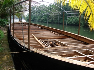 Houseboat in opbouw