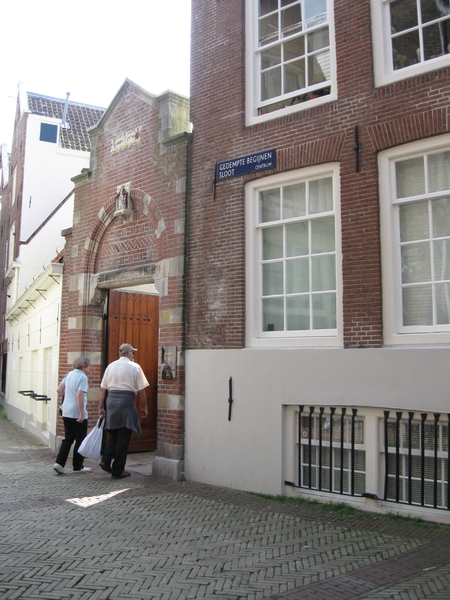 Ingang van het Begijnhof.