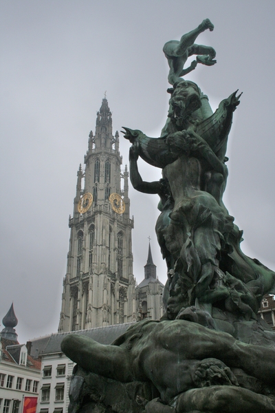 Brabo en de OLV kerk