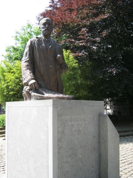 standbeeld van baron Franz Courtens