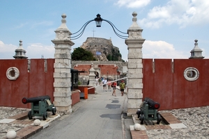 464 Kerkyra - ingang fort + monument