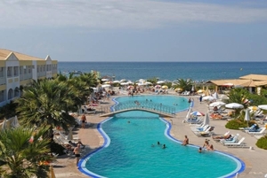 aquis-sandy-beach-001