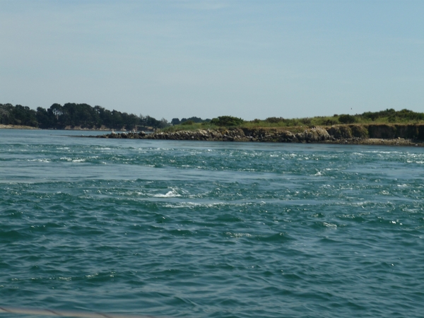 hevige stroming in de golf van Morbihan