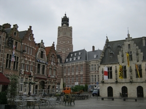 DE GROTE MARKT VAN DENDERMONDE