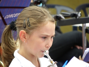 Laura in de jeugdfanfare.