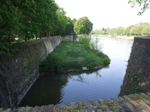 de grachten rond de stad