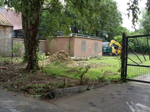 zicht op de oude bergplaats, toiletten