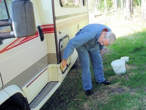 even de  auto wat wassen