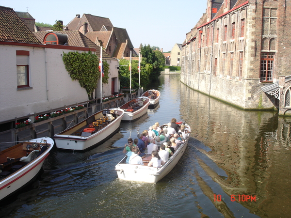 de rijen en druk verkeer