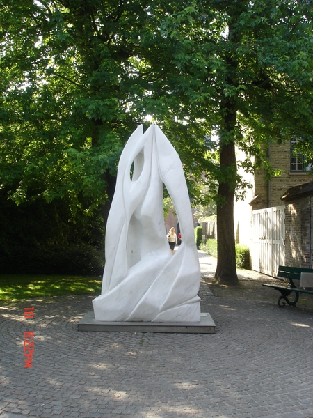 mooi madame doorheen kunstwerk