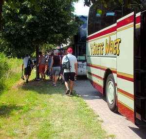 file aan de bussen...