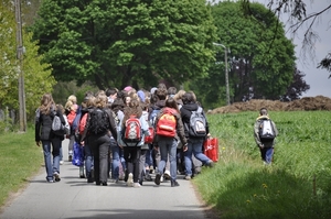 uit de muffe klaslokalen even naar den boeren buiten