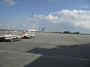 136 Luchthaven Boekarest 22-05-2010