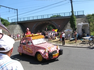 Le tour de France rijd door Leest 4-7-2010 027