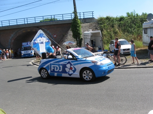 Le tour de France rijd door Leest 4-7-2010 047