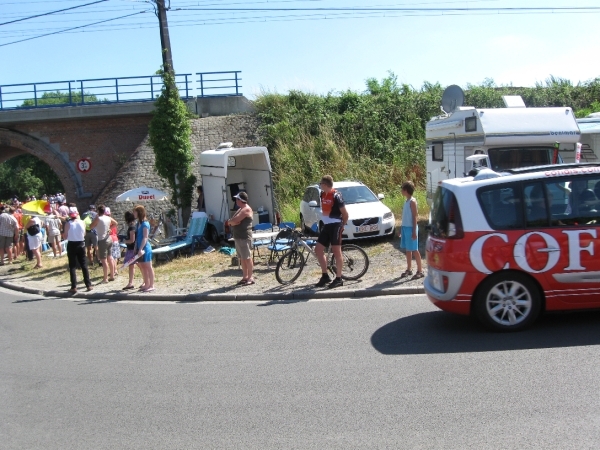 Le tour de France rijd door Leest 4-7-2010 053