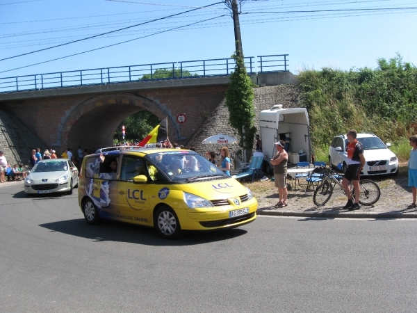 Le tour de France rijd door Leest 4-7-2010 056