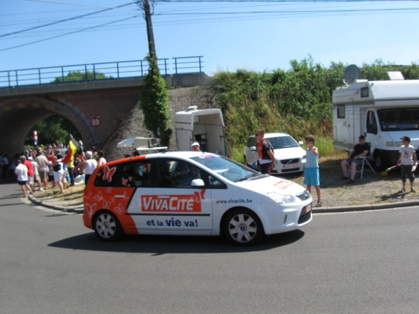 Le tour de France rijd door Leest 4-7-2010 071