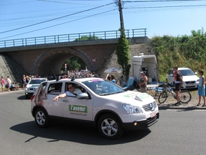 Le tour de France rijd door Leest 4-7-2010 072